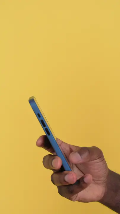 6974194-uhd_2160_3840_25fps