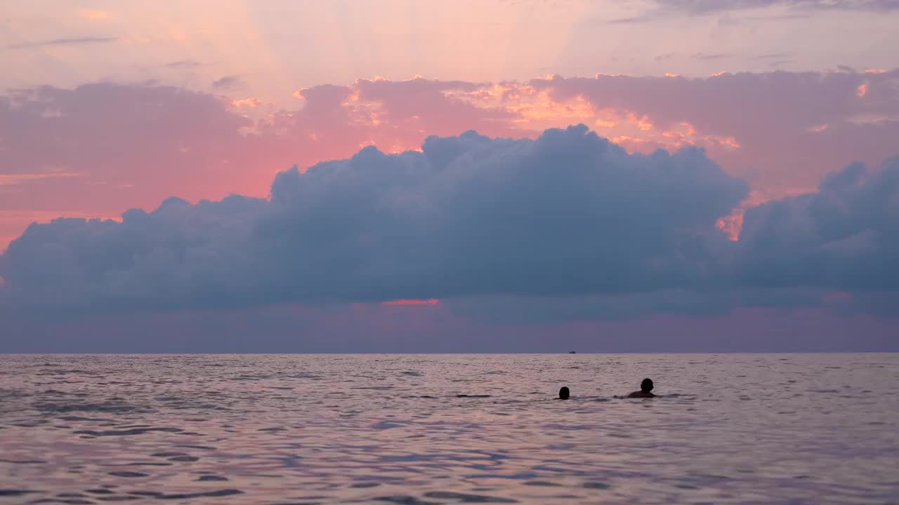 14322927_1280_720_60fps