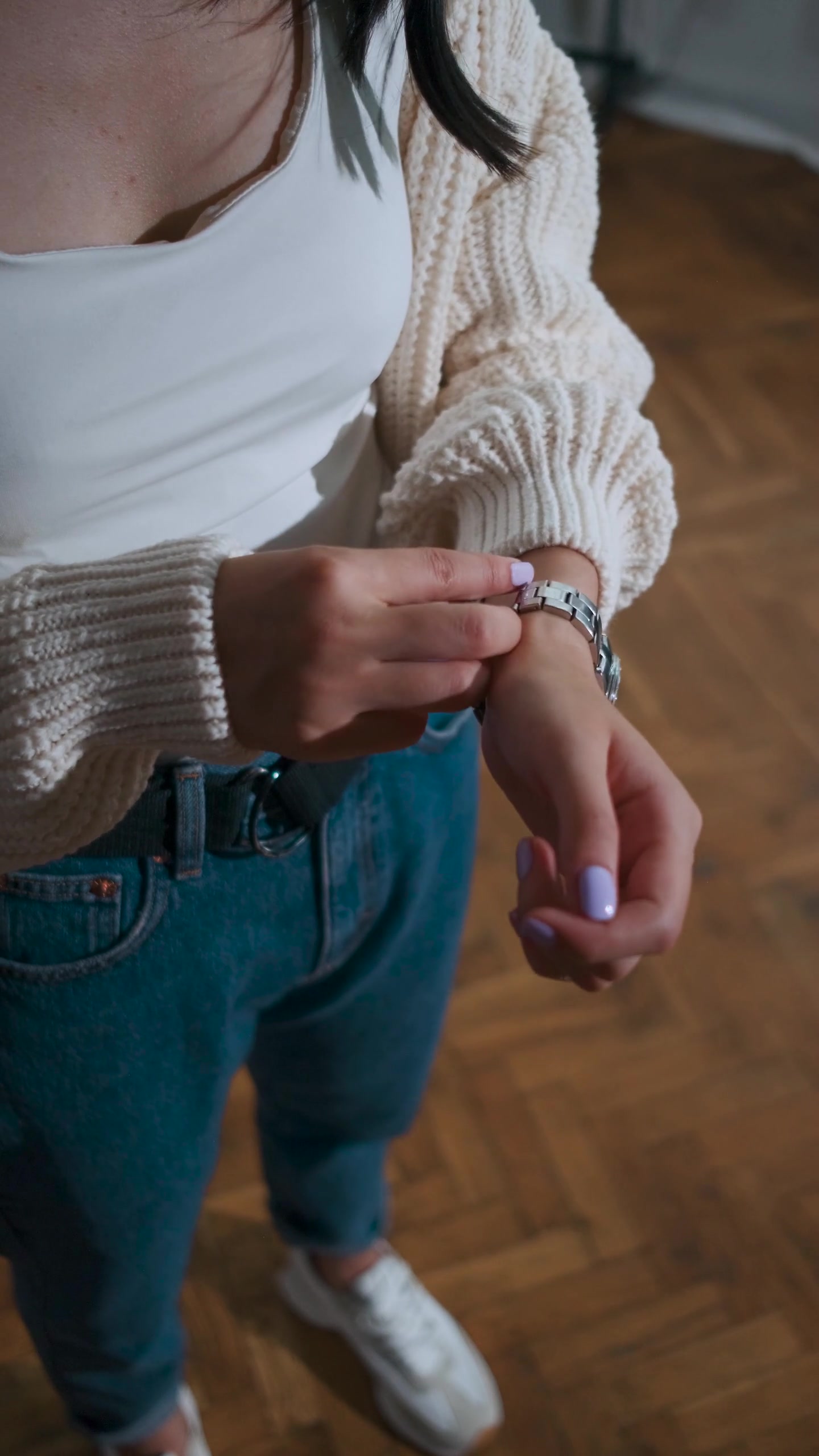 8995391-uhd_2160_3840_25fps