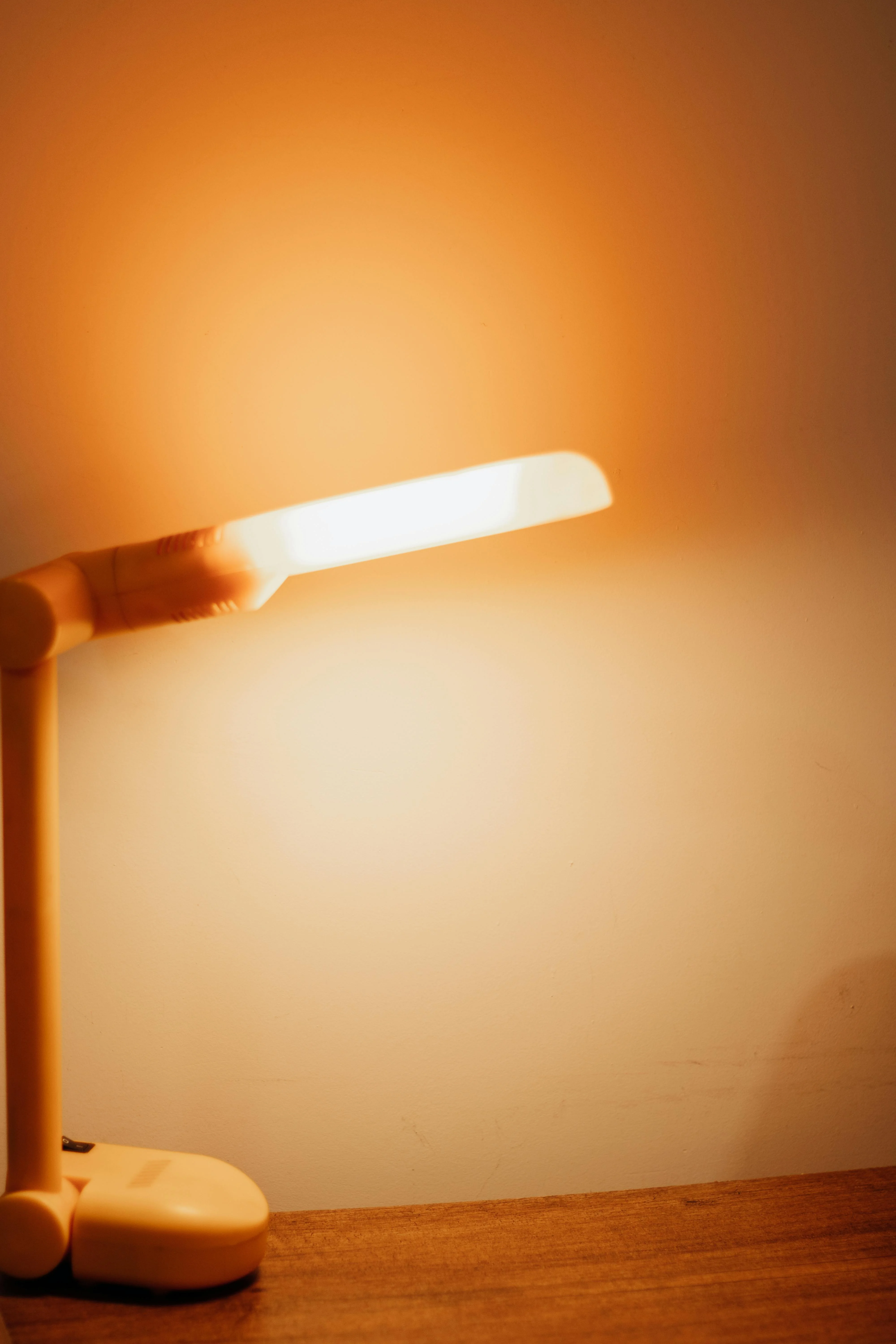 Vector Desk Lamp - Image 4