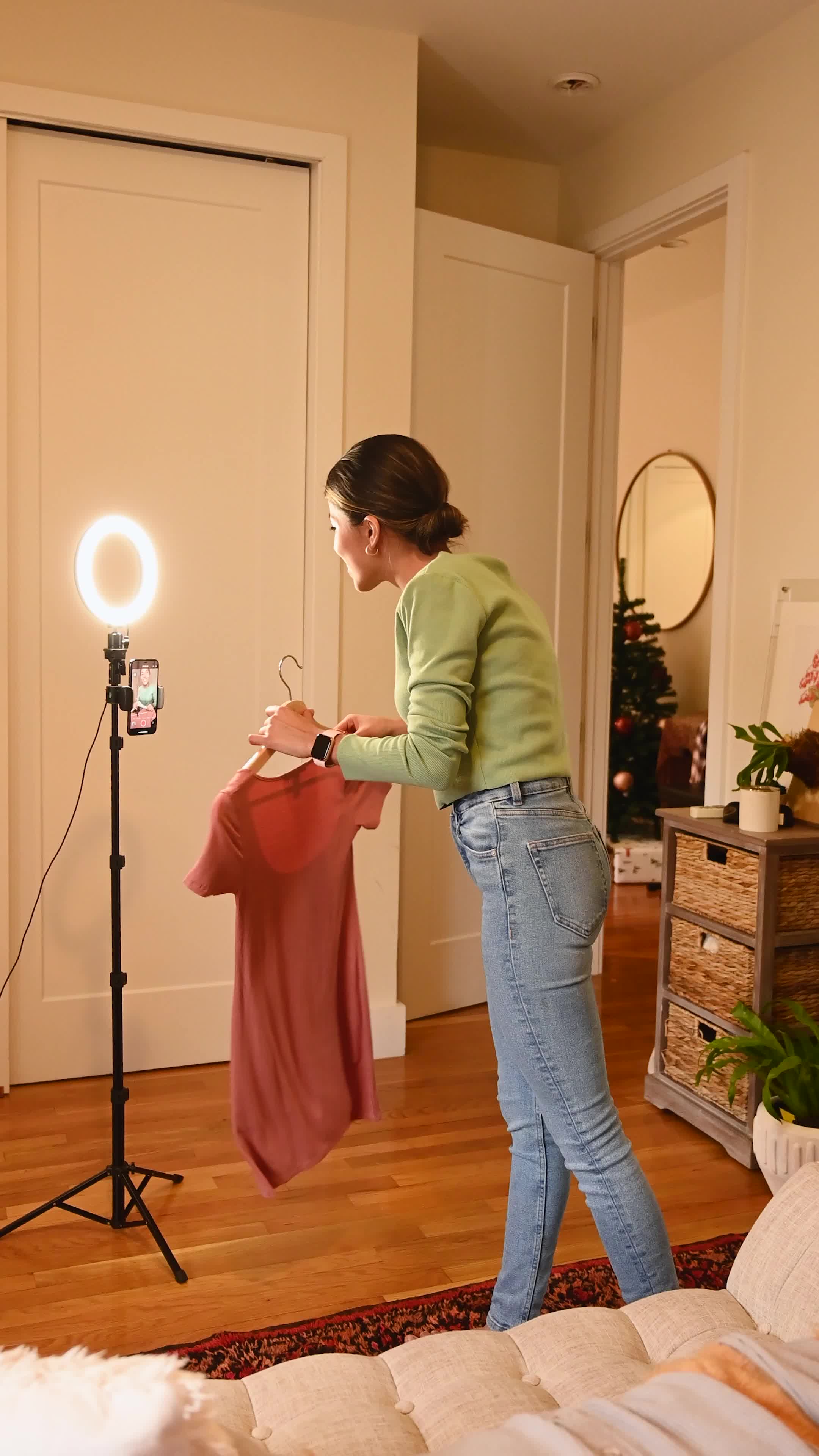 6347119-uhd_2160_3840_24fps