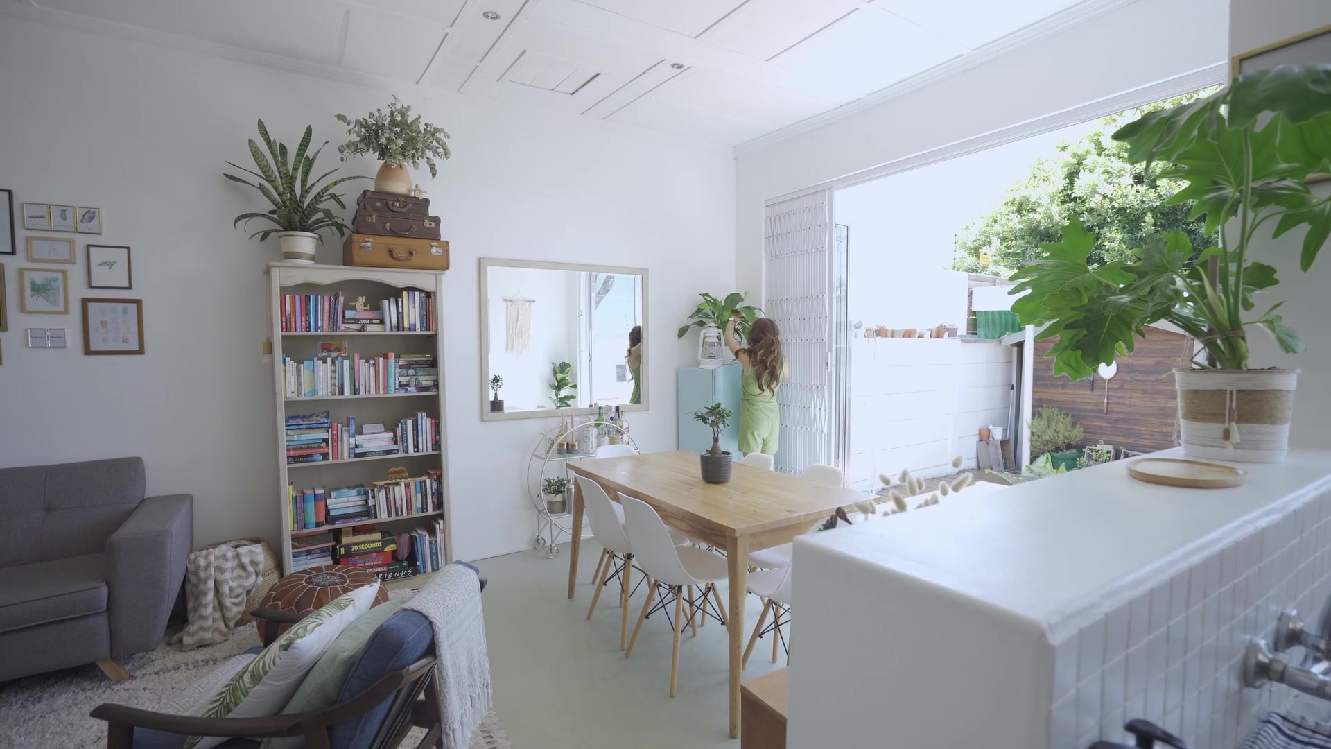 3770017-hd_1920_1080_25fps