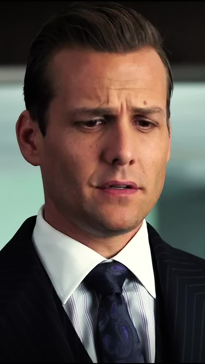 Mike-was-impressed-by-Harvey_s-influence-suits-tvshow-harveyspecter-3-original